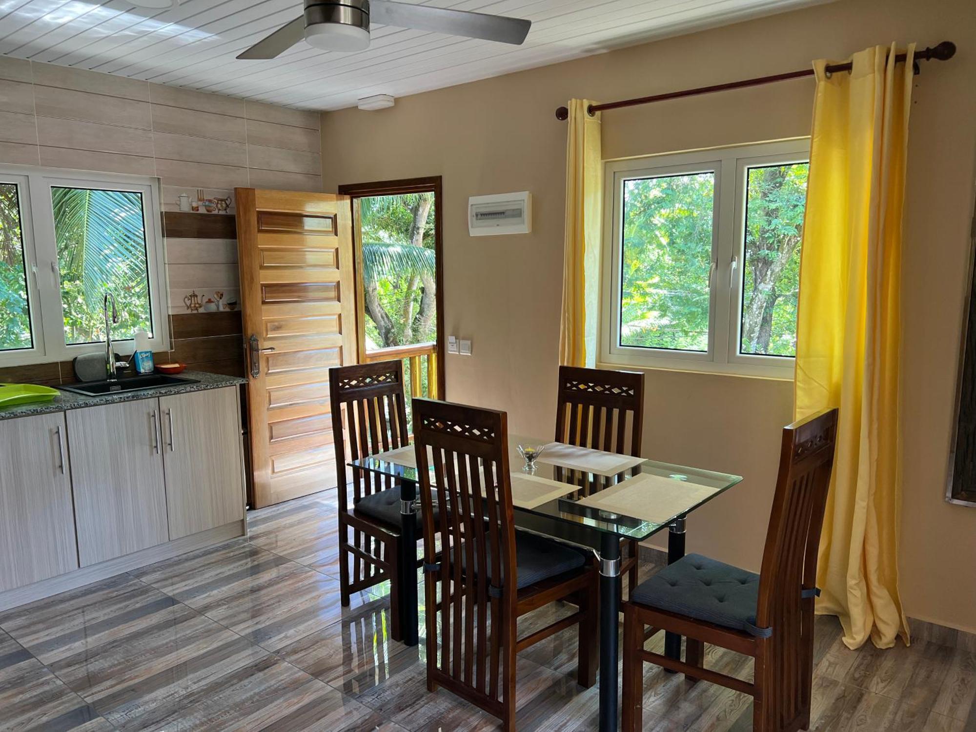 Chloe'S Cottage Self-Catering La Digue  Extérieur photo