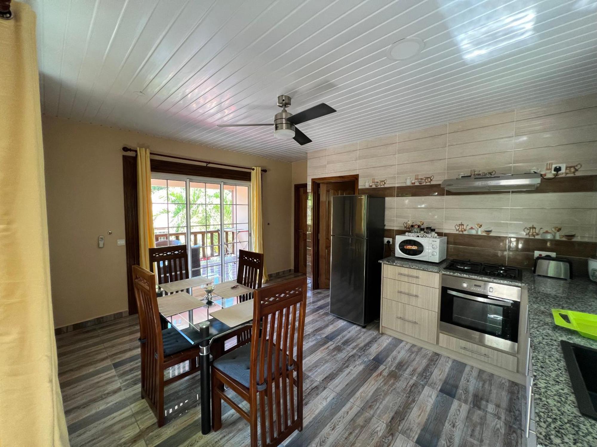 Chloe'S Cottage Self-Catering La Digue  Extérieur photo