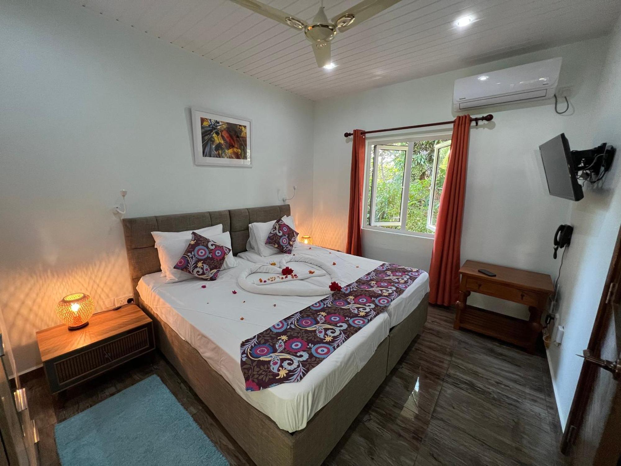 Chloe'S Cottage Self-Catering La Digue  Extérieur photo