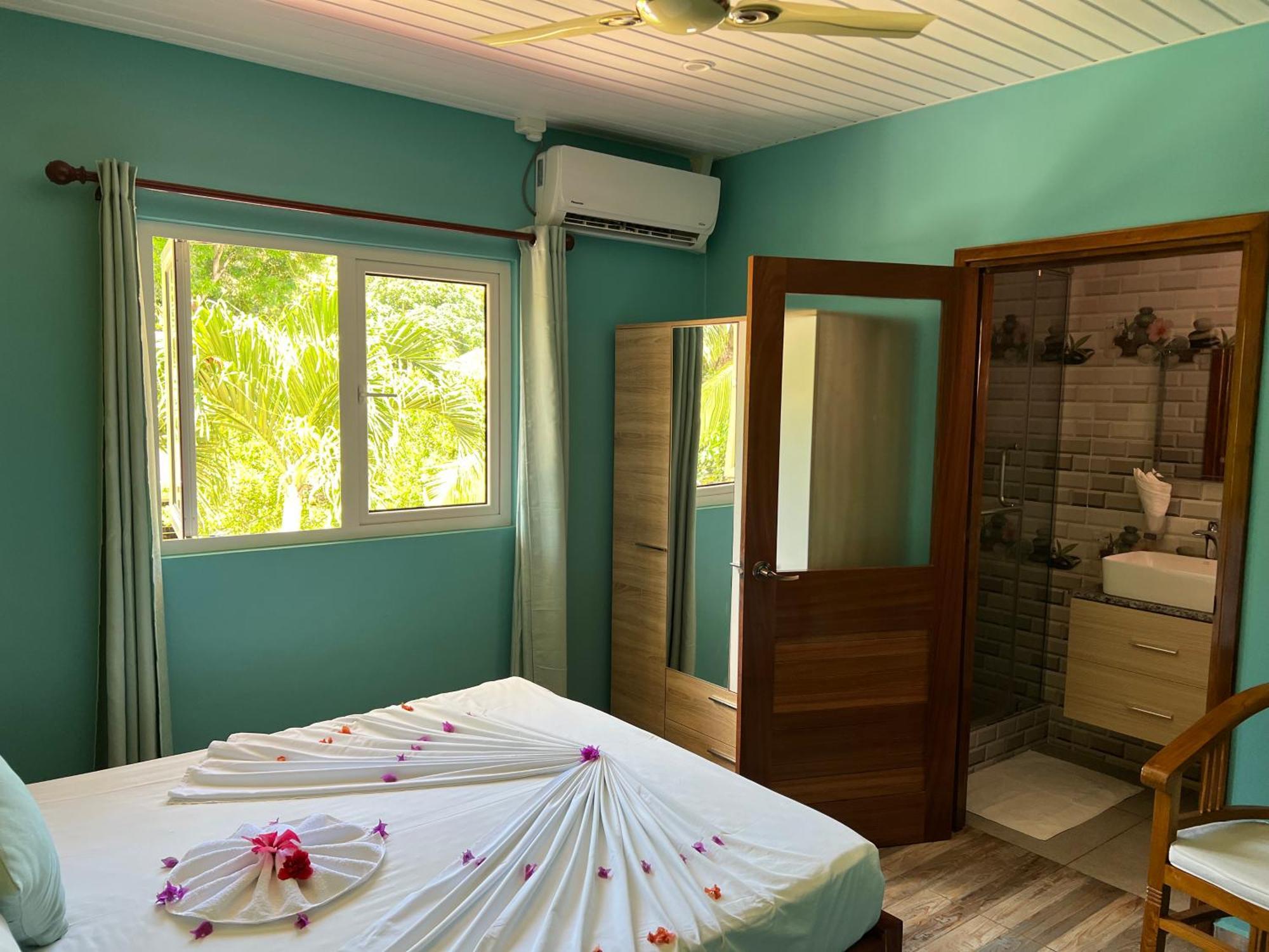 Chloe'S Cottage Self-Catering La Digue  Extérieur photo