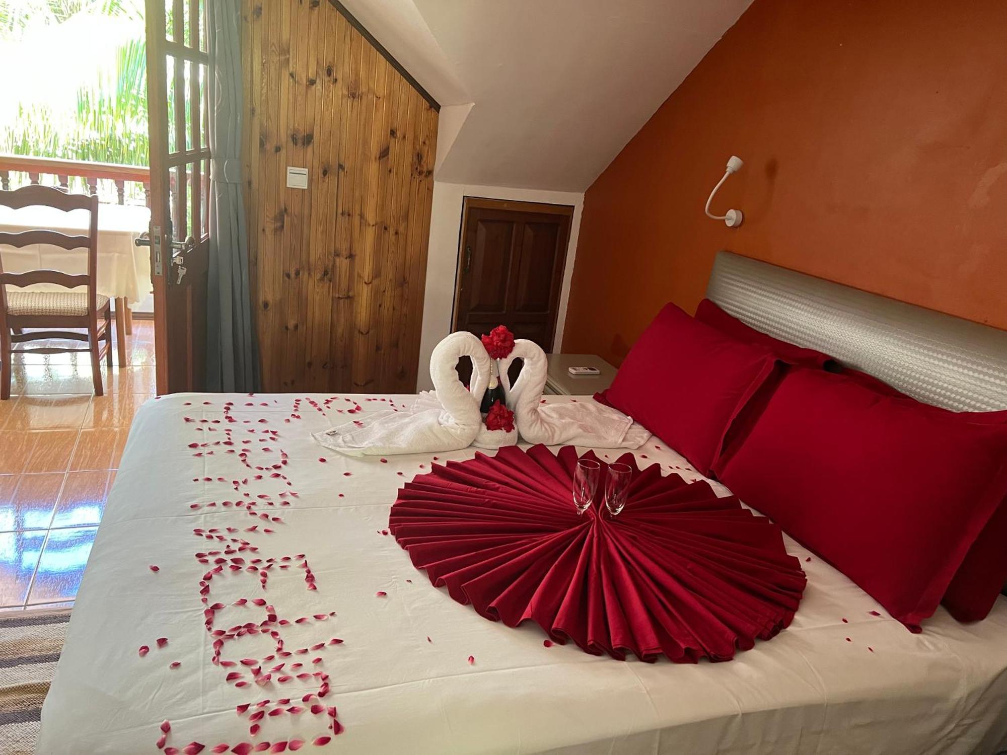 Chloe'S Cottage Self-Catering La Digue  Extérieur photo