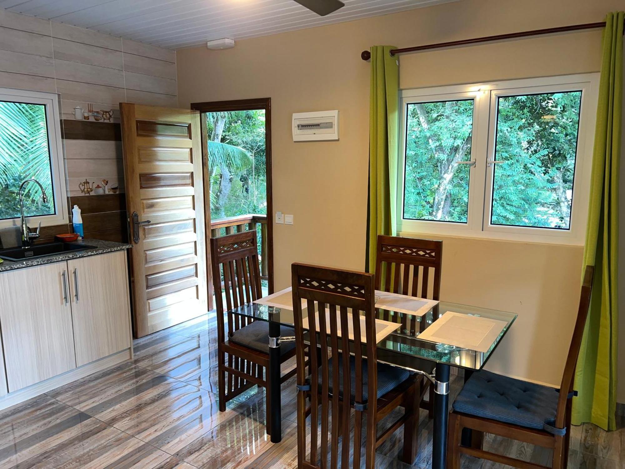 Chloe'S Cottage Self-Catering La Digue  Extérieur photo