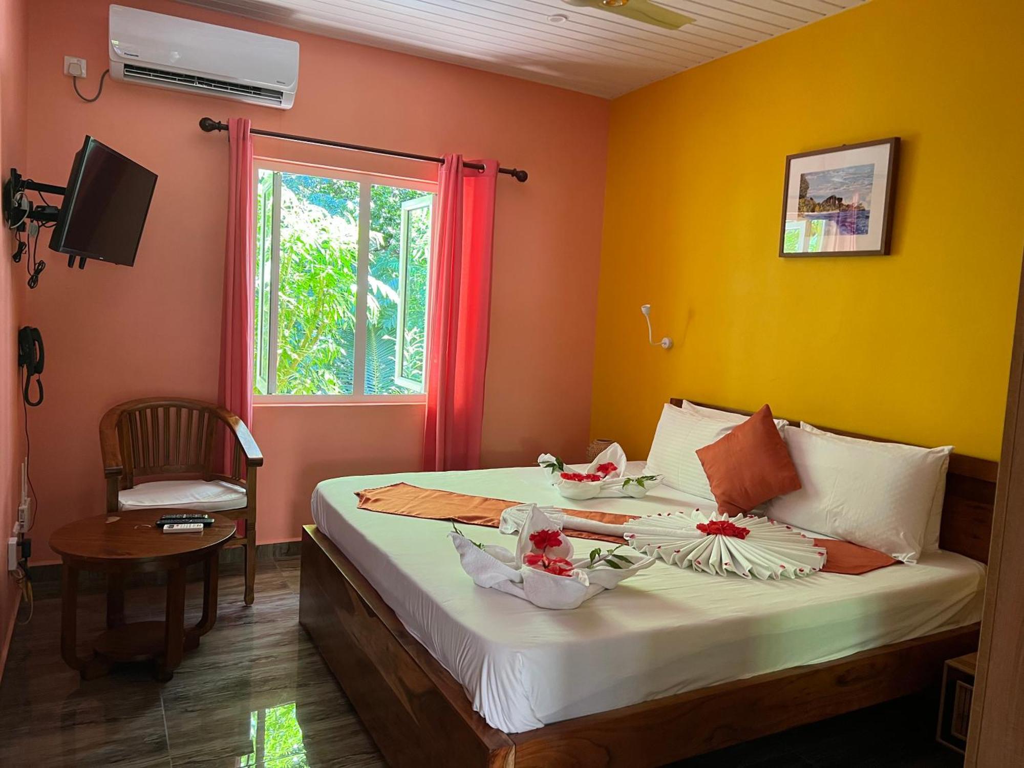 Chloe'S Cottage Self-Catering La Digue  Extérieur photo